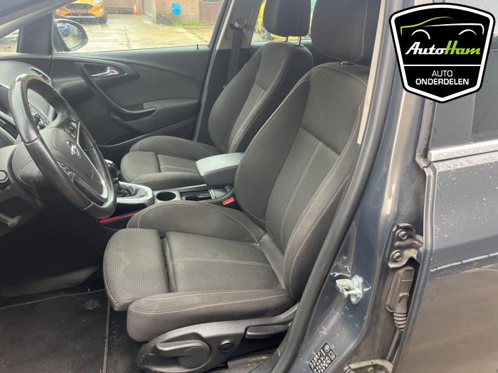 Opel Astra J Sports Tourer 1.6 CDTI 16V Sloopvoertuig (2015, Grijs)