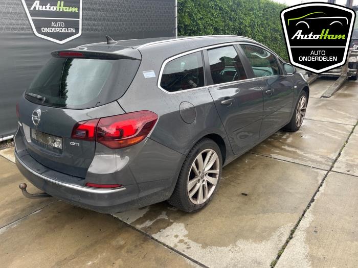 Opel Astra J Sports Tourer 1.6 CDTI 16V Sloopvoertuig (2015, Grijs)