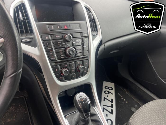 Opel Astra J Sports Tourer 1.6 CDTI 16V Sloopvoertuig (2015, Grijs)