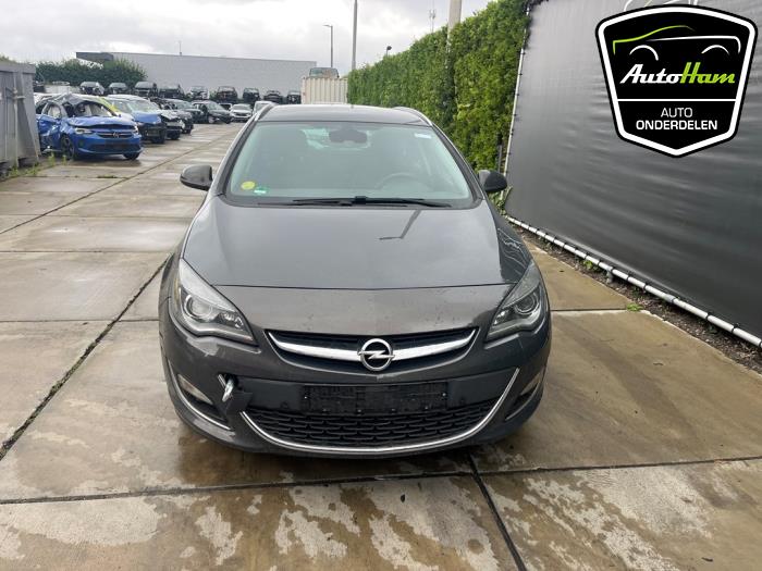 Opel Astra J Sports Tourer 1.6 CDTI 16V Sloopvoertuig (2015, Grijs)