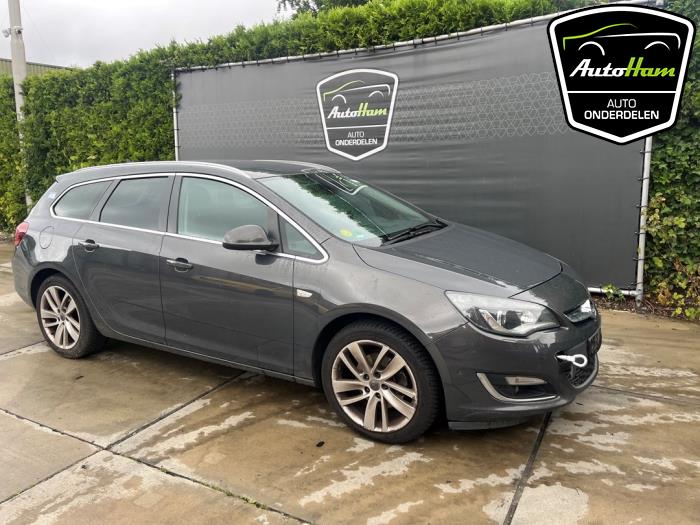 Opel Astra J Sports Tourer 1.6 CDTI 16V Sloopvoertuig (2015, Grijs)
