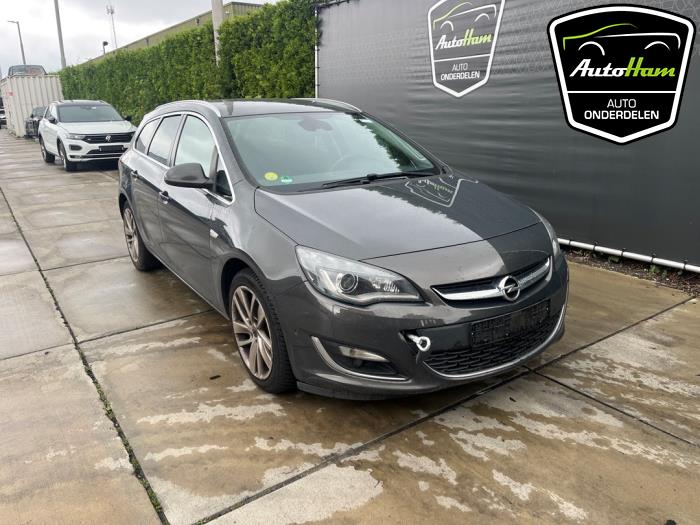 Opel Astra J Sports Tourer 1.6 CDTI 16V Sloopvoertuig (2015, Grijs)