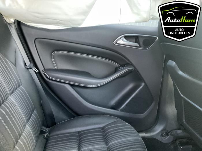 Mercedes B 1.6 B-200 BlueEFFICIENCY Turbo 16V Sloopvoertuig (2014, Paars)