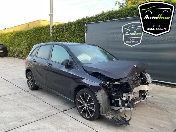 Mercedes B 1.6 B-200 BlueEFFICIENCY Turbo 16V Sloopvoertuig (2014, Paars)