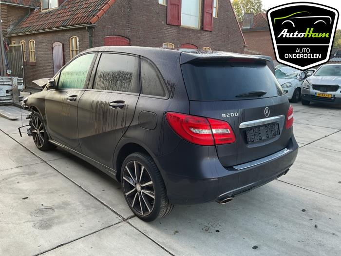 Mercedes B 1.6 B-200 BlueEFFICIENCY Turbo 16V Sloopvoertuig (2014, Paars)