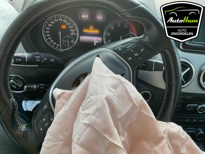 Mercedes B 1.6 B-200 BlueEFFICIENCY Turbo 16V Sloopvoertuig (2014, Paars)