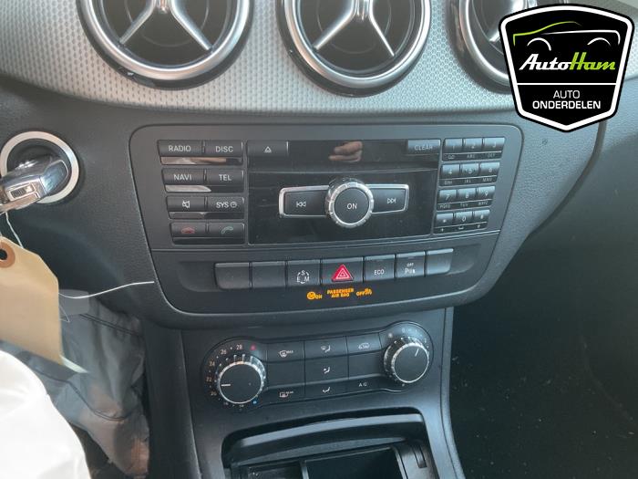 Mercedes B 1.6 B-200 BlueEFFICIENCY Turbo 16V Sloopvoertuig (2014, Paars)