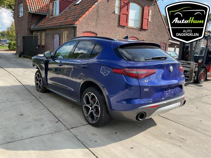 Alfa Romeo Stelvio 2.0 T 16V Q4 Sloopvoertuig (2022, Blauw)