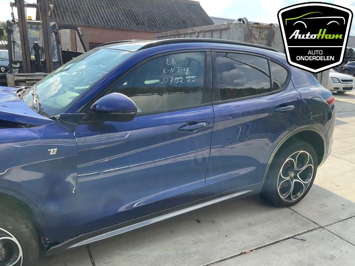Alfa Romeo Stelvio 2.0 T 16V Q4 Sloopvoertuig (2022, Blauw)