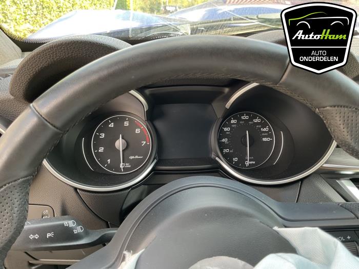 Alfa Romeo Stelvio 2.0 T 16V Q4 Sloopvoertuig (2022, Blauw)
