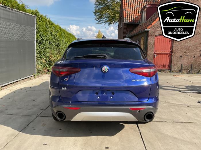Alfa Romeo Stelvio 2.0 T 16V Q4 Sloopvoertuig (2022, Blauw)