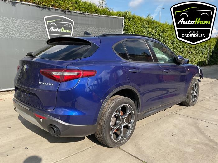 Alfa Romeo Stelvio 2.0 T 16V Q4 Sloopvoertuig (2022, Blauw)