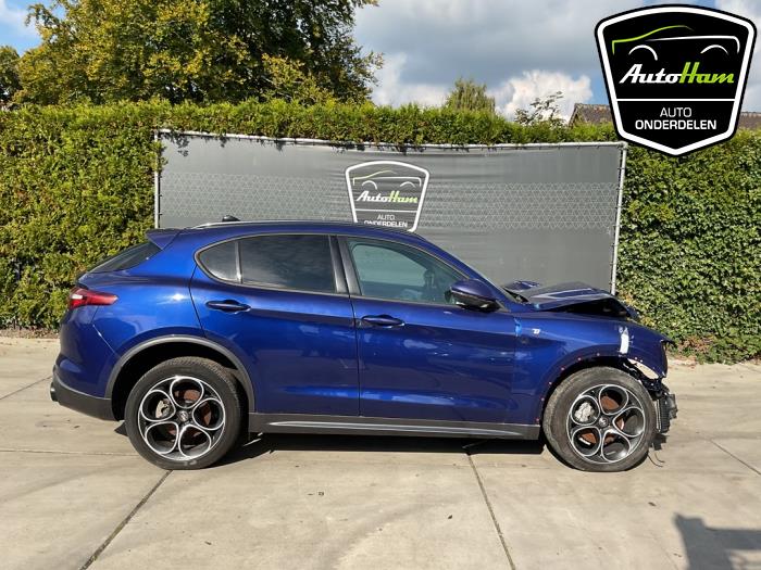 Alfa Romeo Stelvio 2.0 T 16V Q4 Sloopvoertuig (2022, Blauw)