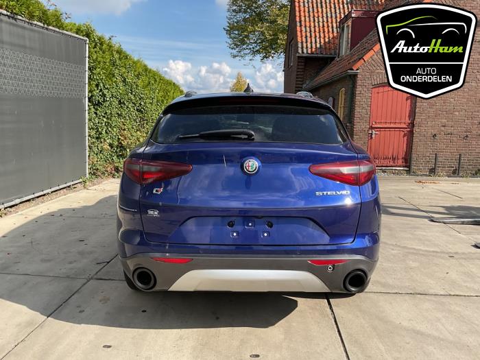 Alfa Romeo Stelvio 2.0 T 16V Q4 Sloopvoertuig (2022, Blauw)