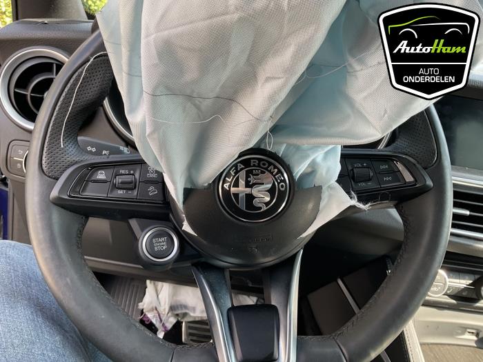 Alfa Romeo Stelvio 2.0 T 16V Q4 Sloopvoertuig (2022, Blauw)