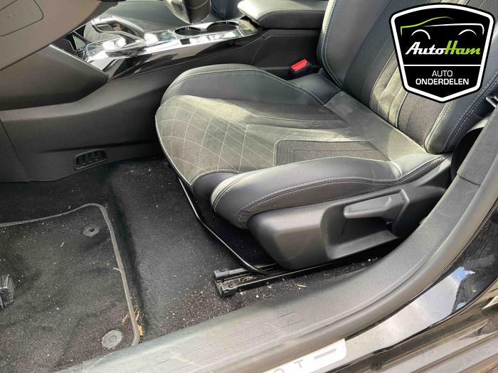 Peugeot 208 II e-208 50 kWh Sloopvoertuig (2021, Zwart)