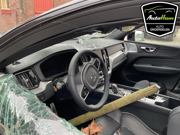 Volvo XC60 II 2.0 T8 16V Recharge, Twin Engine AWD Sloopvoertuig (2021, Grijs)