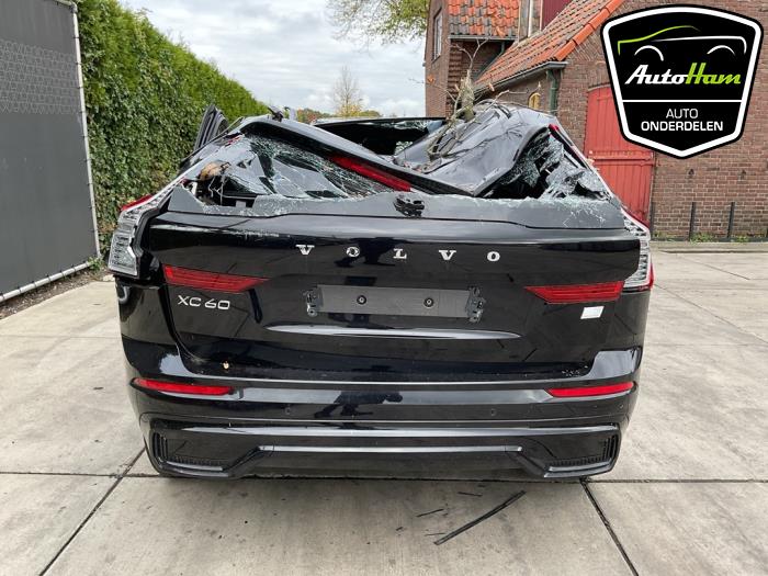 Volvo XC60 II 2.0 T8 16V Recharge, Twin Engine AWD Sloopvoertuig (2021, Grijs)