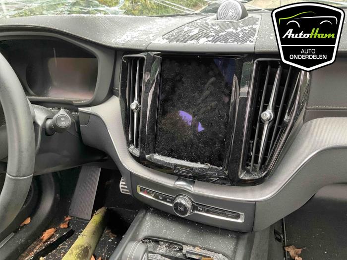 Volvo XC60 II 2.0 T8 16V Recharge, Twin Engine AWD Sloopvoertuig (2021, Grijs)