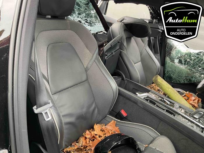 Volvo XC60 II 2.0 T8 16V Recharge, Twin Engine AWD Sloopvoertuig (2021, Grijs)