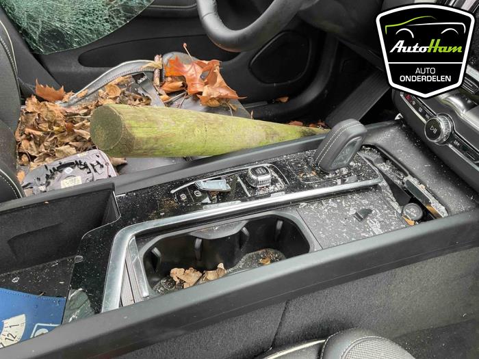 Volvo XC60 II 2.0 T8 16V Recharge, Twin Engine AWD Sloopvoertuig (2021, Grijs)