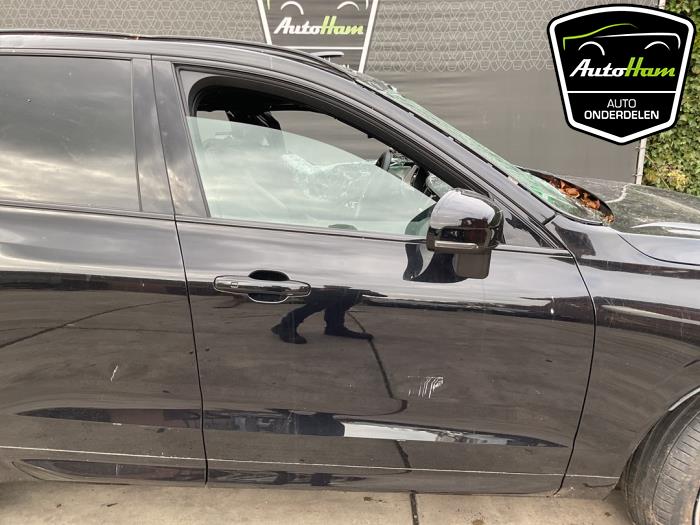 Volvo XC60 II 2.0 T8 16V Recharge, Twin Engine AWD Sloopvoertuig (2021, Grijs)