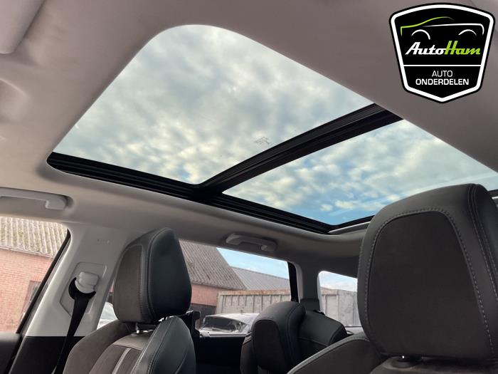 Peugeot 5008 II 1.2 12V e-THP PureTech 130 Sloopvoertuig (2020, Grijs)