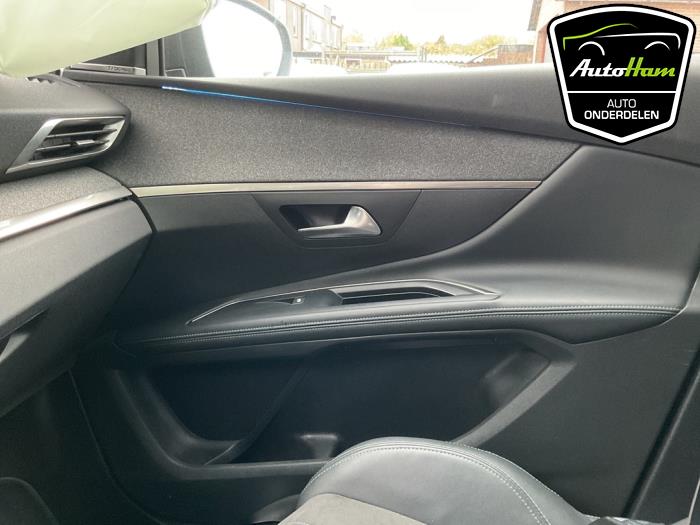 Peugeot 5008 II 1.2 12V e-THP PureTech 130 Sloopvoertuig (2020, Grijs)