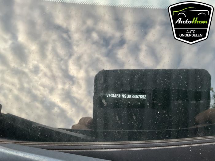 Peugeot 5008 II 1.2 12V e-THP PureTech 130 Sloopvoertuig (2020, Grijs)