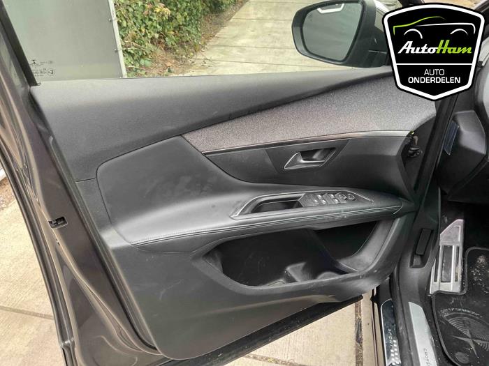 Peugeot 5008 II 1.2 12V e-THP PureTech 130 Sloopvoertuig (2020, Grijs)