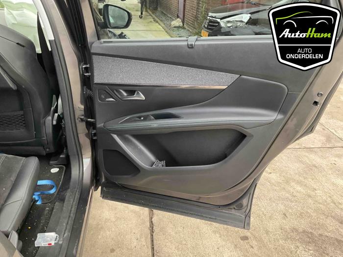 Peugeot 5008 II 1.2 12V e-THP PureTech 130 Sloopvoertuig (2020, Grijs)