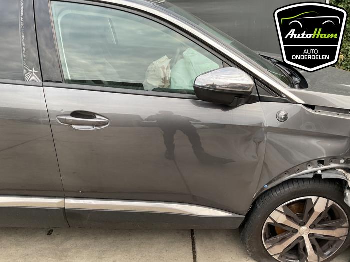 Peugeot 5008 II 1.2 12V e-THP PureTech 130 Sloopvoertuig (2020, Grijs)