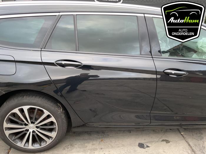 Opel Insignia Sports Tourer 2.0 CDTI 16V Sloopvoertuig (2019, Zwart)