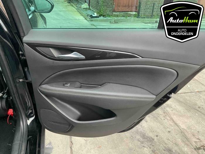 Opel Insignia Sports Tourer 2.0 CDTI 16V Sloopvoertuig (2019, Zwart)