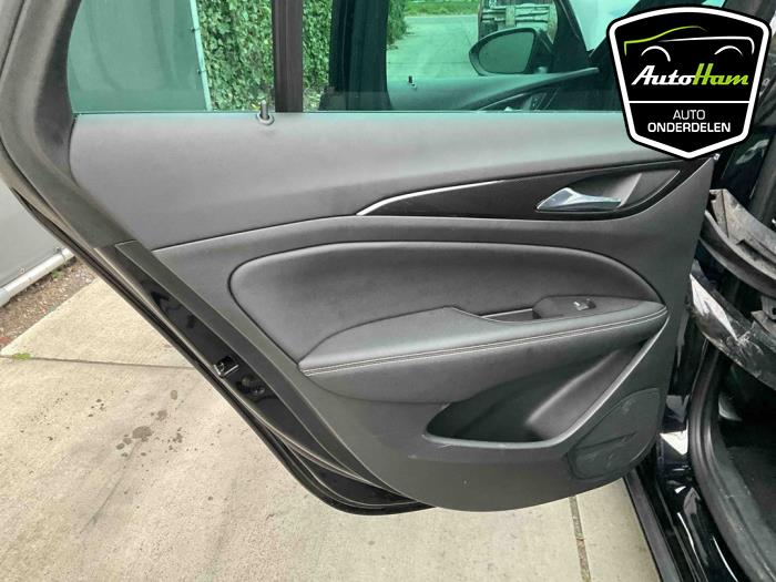 Opel Insignia Sports Tourer 2.0 CDTI 16V Sloopvoertuig (2019, Zwart)