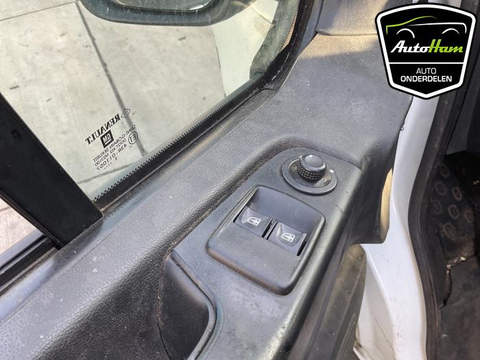 Opel Vivaro 1.6 CDTI BiTurbo 120 Sloopvoertuig (2015, Graniet)