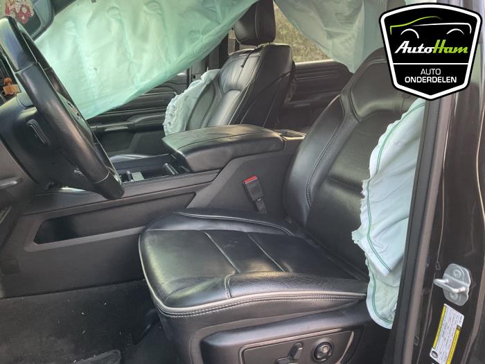 Dodge RAM Sloopvoertuig (2022, Zwart)