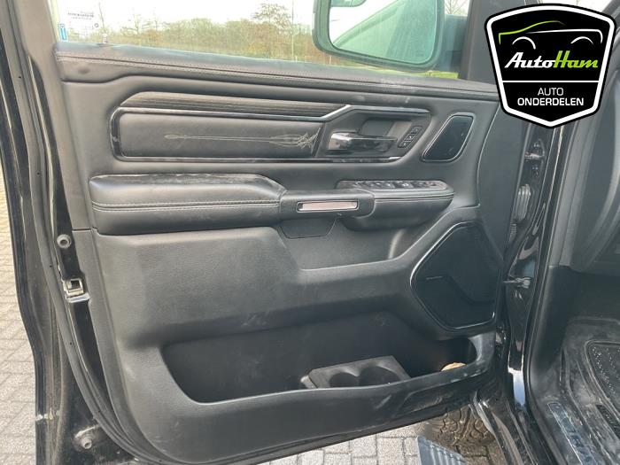 Dodge RAM Sloopvoertuig (2022, Zwart)