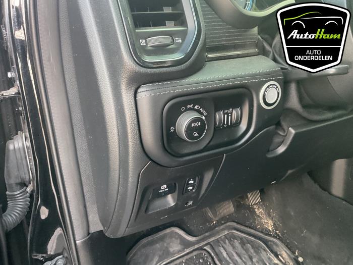 Dodge RAM Sloopvoertuig (2022, Zwart)