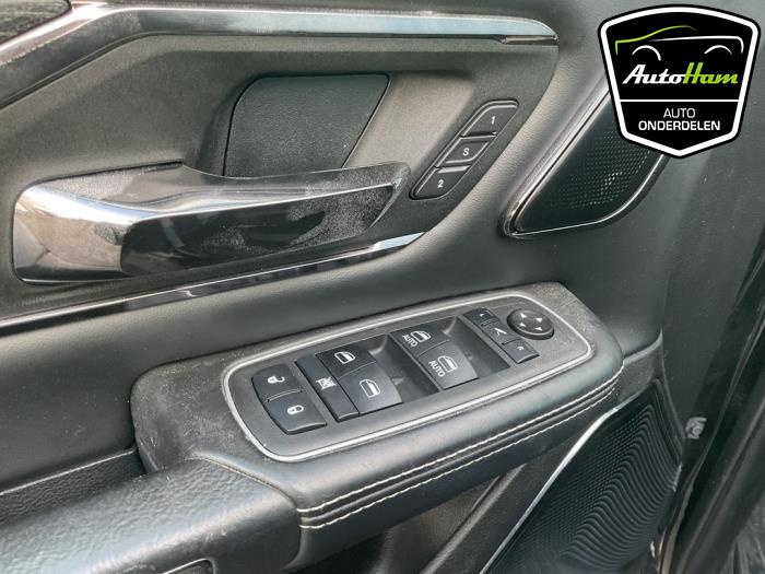 Dodge RAM Sloopvoertuig (2022, Zwart)