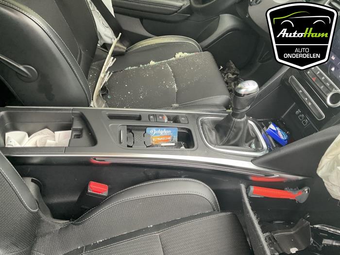 Renault Megane IV Estate 1.3 TCE 160 16V Sloopvoertuig (2022, Grijs)