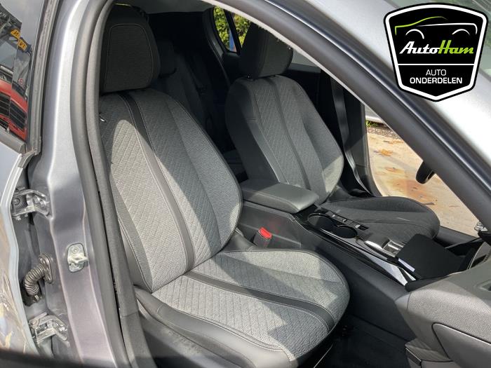 Peugeot 208 II 1.2 Hybrid 100 Sloopvoertuig (2024, Grijs)
