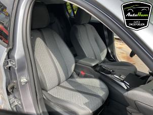 Peugeot 208 II 1.2 Hybrid 100 Sloopvoertuig (2024, Grijs)