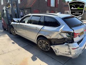BMW 5 serie Touring 523d 2.0 TwinPower Turbo 16V Sloopvoertuig (2018, Grijs)
