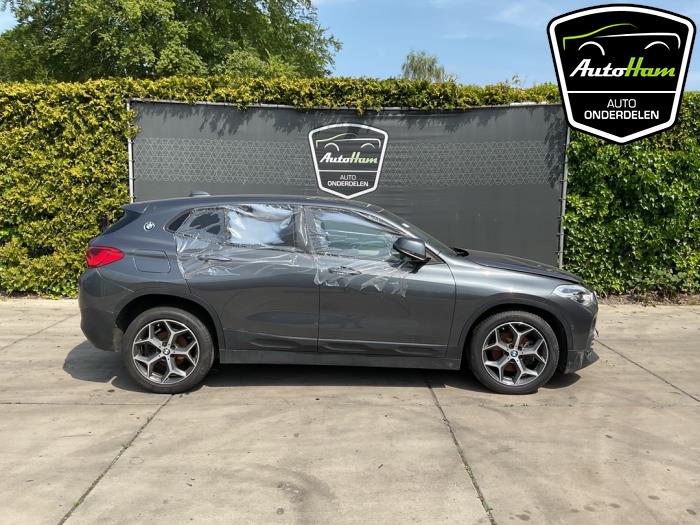 BMW X2 sDrive 20i 1.5 12V TwinPower Turbo Sloopvoertuig (2018, Grijs)