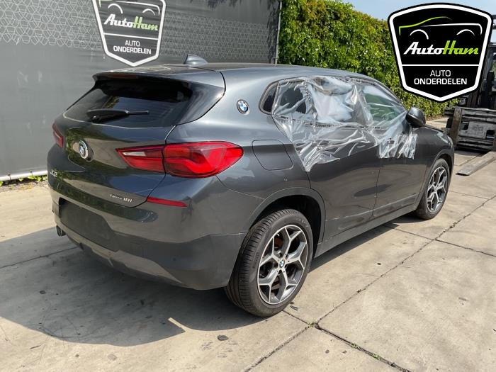 BMW X2 sDrive 20i 1.5 12V TwinPower Turbo Sloopvoertuig (2018, Grijs)