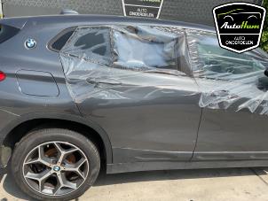 BMW X2 sDrive 20i 1.5 12V TwinPower Turbo Sloopvoertuig (2018, Grijs)