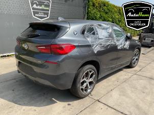 BMW X2 sDrive 20i 1.5 12V TwinPower Turbo Sloopvoertuig (2018, Grijs)