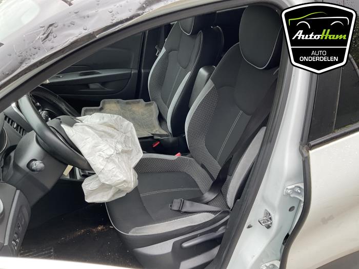 Renault Captur I 1.2 TCE 16V EDC Sloopvoertuig (2018, Wit)