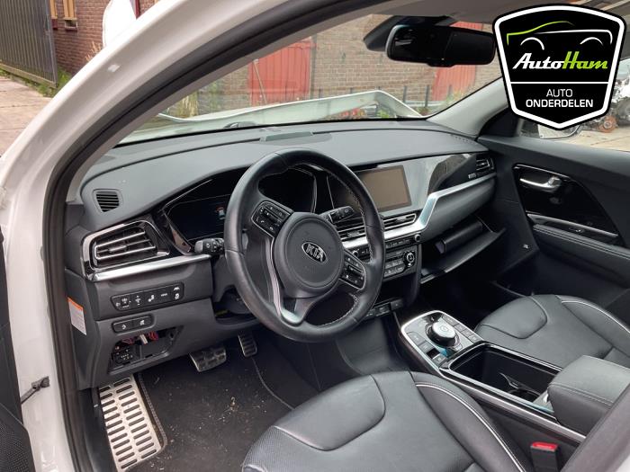 Kia Niro I E-Niro 64 kWh Sloopvoertuig (2021, Wit)
